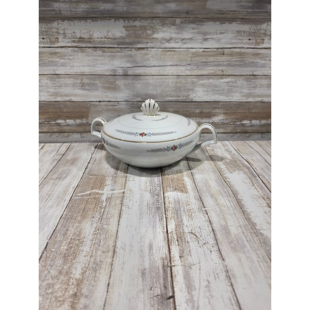 Narumi China Japan Lidded Round Tureen Floral Rose Gold Trim White Porcelain‎